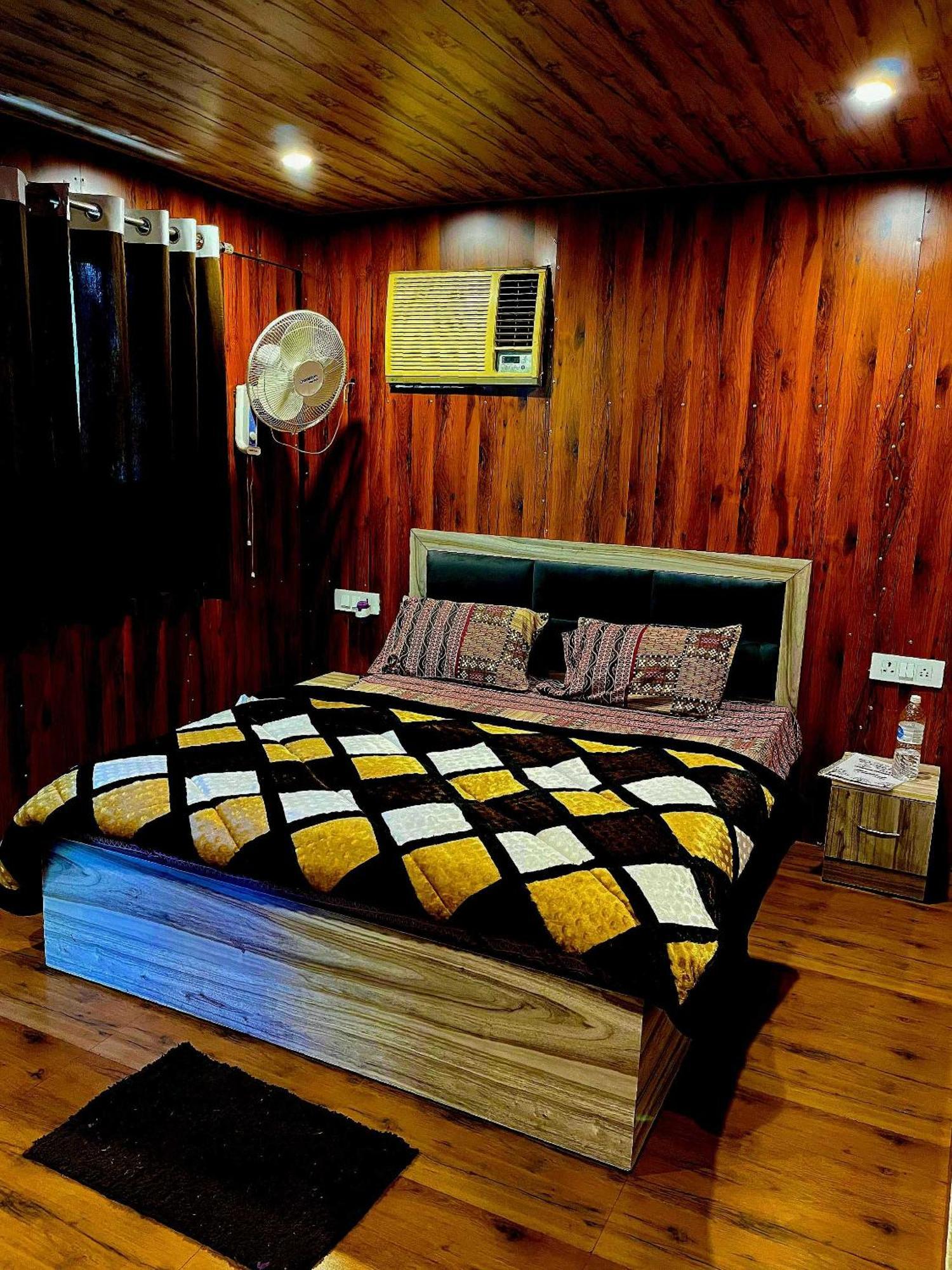 Hotel O Royal Tree Cafe And Resort Dehradun Eksteriør billede